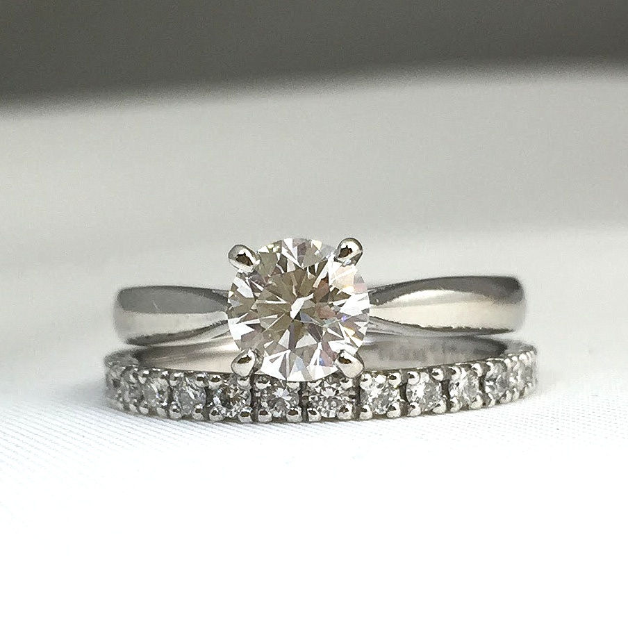 婚約指輪とダイヤモンドエタニティーリング
