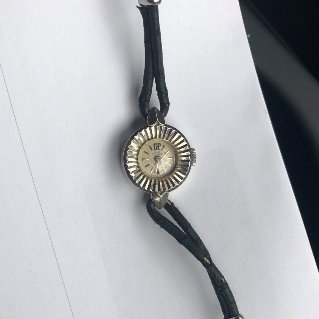 grand perregauxの時計修理ならびにベルト交換